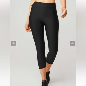 Alo Airlift High-Waist Conceal-Zip Capri NWT